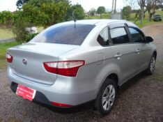 FIAT GRAND SIENA 1.4 MPI ATTRACTIVE 8V FLEX 4P MANUAL 2016/2017 PREMIUM AUTOMÓVEIS ARROIO DO MEIO / Carros no Vale