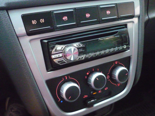 VOLKSWAGEN GOL 1.0 GV 2011/2012 PREMIUM AUTOMÓVEIS ARROIO DO MEIO / Carros no Vale