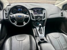 FORD FOCUS TITANIUM 2.0 2013/2014 SÉTIMA VEÍCULOS GUAPORÉ / Carros no Vale