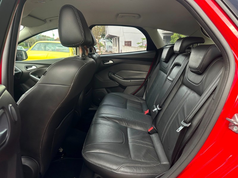 FORD FOCUS TITANIUM 2.0 2013/2014 SÉTIMA VEÍCULOS GUAPORÉ / Carros no Vale FORD FOCUS TITANIUM 2.0 2013/2014 SÉTIMA VEÍCULOS GUAPORÉ / Carros no Vale