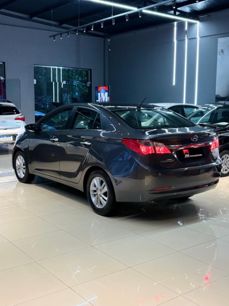 HYUNDAI HB20S 1.6 PREMIUM 2014/2015 JM AUTOMÓVEIS VENÂNCIO AIRES / Carros no Vale