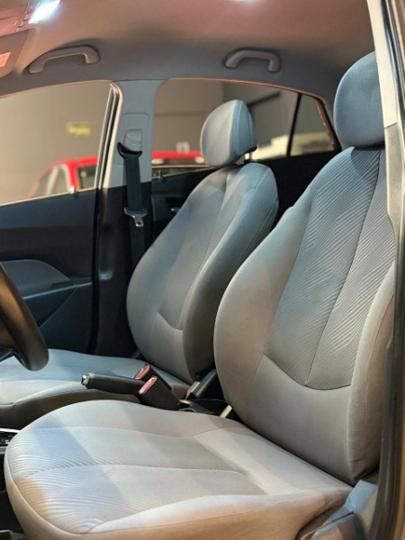 HYUNDAI HB20S 1.6 PREMIUM 2014/2015 JM AUTOMÓVEIS VENÂNCIO AIRES / Carros no Vale