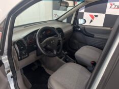 CHEVROLET ZAFIRA 2.0 MPFI EXPRESSION 8V 2011/2011 TIAGO AUTOMÓVEIS VENÂNCIO AIRES / Carros no Vale