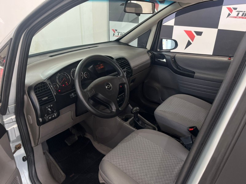 CHEVROLET ZAFIRA 2.0 MPFI EXPRESSION 8V 2011/2011 TIAGO AUTOMÓVEIS VENÂNCIO AIRES / Carros no Vale