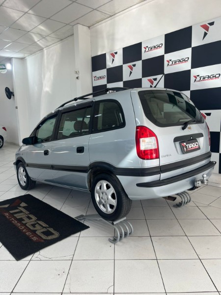 CHEVROLET ZAFIRA 2.0 MPFI EXPRESSION 8V 2011/2011 TIAGO AUTOMÓVEIS VENÂNCIO AIRES / Carros no Vale
