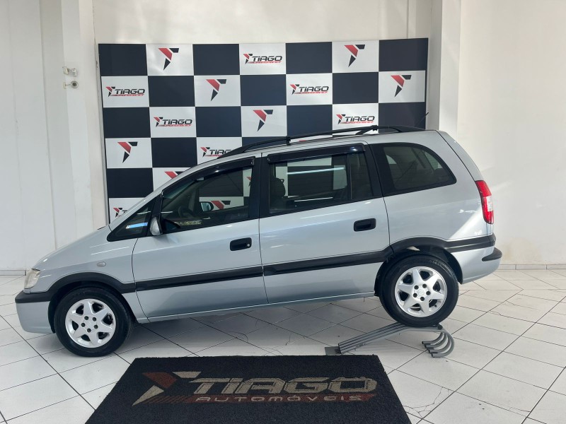 CHEVROLET ZAFIRA 2.0 MPFI EXPRESSION 8V 2011/2011 TIAGO AUTOMÓVEIS VENÂNCIO AIRES / Carros no Vale