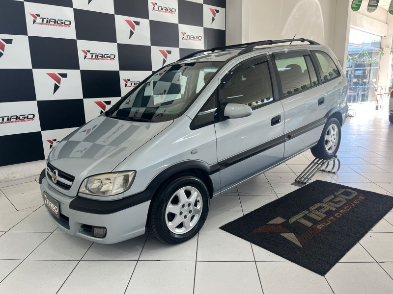 CHEVROLET ZAFIRA 2.0 MPFI EXPRESSION 8V 2011/2011 TIAGO AUTOMÓVEIS VENÂNCIO AIRES / Carros no Vale