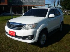 TOYOTA HILUX SW4 2.7 SR 4X2 16V FLEX 4P AUTOMÁTICO 2015/2015 PREMIUM AUTOMÓVEIS ARROIO DO MEIO / Carros no Vale