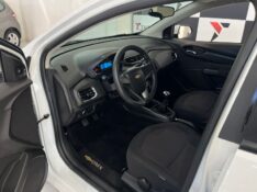 CHEVROLET ONIX HATCH LT 1.4 8V FLEXPOWER 5P MEC. 2015/2015 TIAGO AUTOMÓVEIS VENÂNCIO AIRES / Carros no Vale
