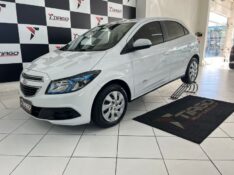 CHEVROLET ONIX HATCH LT 1.4 8V FLEXPOWER 5P MEC. 2015/2015 TIAGO AUTOMÓVEIS VENÂNCIO AIRES / Carros no Vale