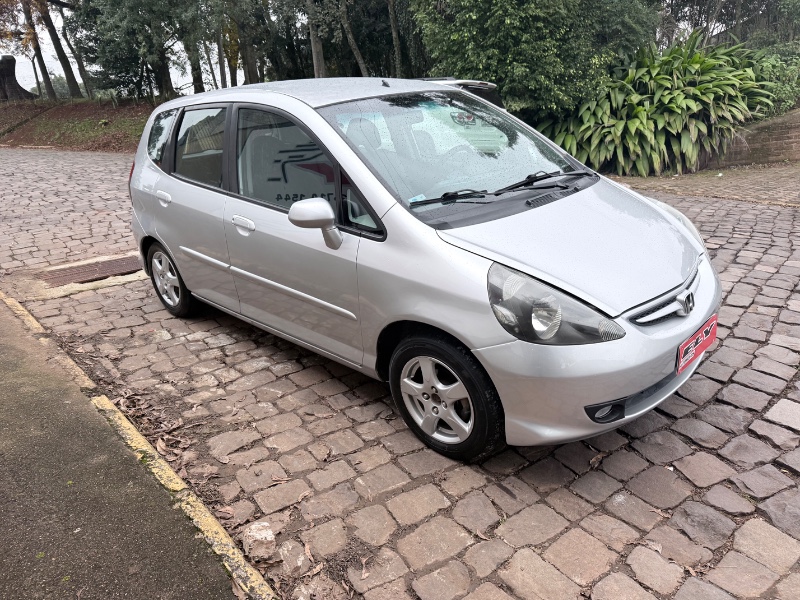 HONDA FIT 1.4 LX 16V FLEX 4P AUTOMÁTICO 2008/2008 ELY AUTOMÓVEIS LAJEADO / Carros no Vale