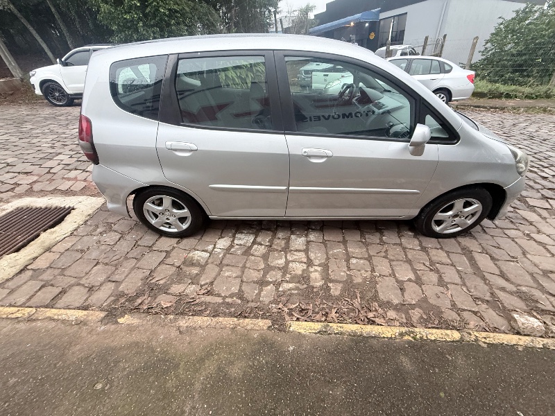 HONDA FIT 1.4 LX 16V FLEX 4P AUTOMÁTICO 2008/2008 ELY AUTOMÓVEIS LAJEADO / Carros no Vale