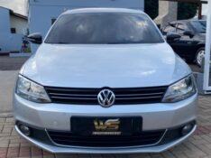 VOLKSWAGEN JETTA 2.0 TSI HIGHLINE 211CV GASOLINA 2013/2013 WS MULTIMARCAS VENÂNCIO AIRES / Carros no Vale