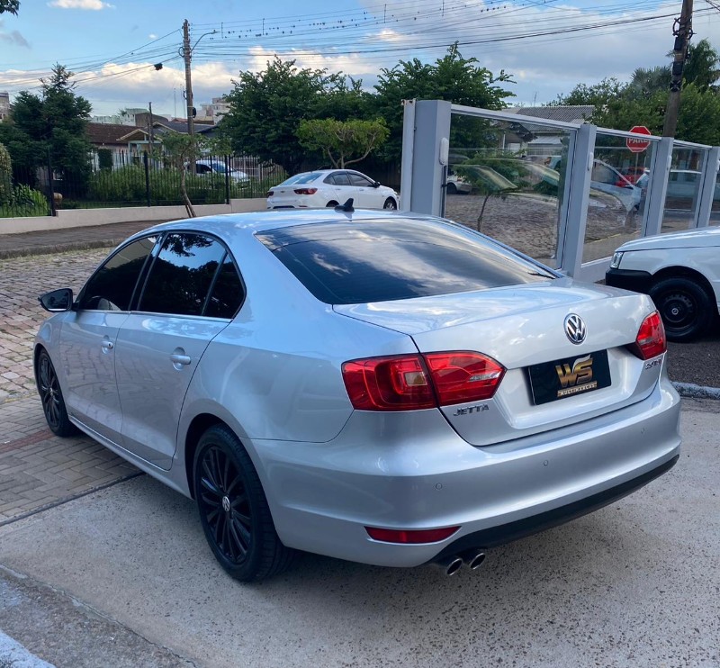 VOLKSWAGEN JETTA 2.0 TSI HIGHLINE 211CV GASOLINA 2013/2013 WS MULTIMARCAS VENÂNCIO AIRES / Carros no Vale VOLKSWAGEN JETTA 2.0 TSI HIGHLINE 211CV GASOLINA 2013/2013 WS MULTIMARCAS VENÂNCIO AIRES / Carros no Vale