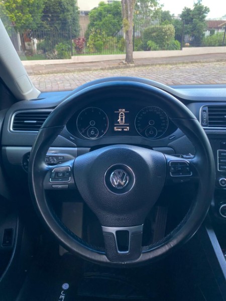 VOLKSWAGEN JETTA 2.0 TSI HIGHLINE 211CV GASOLINA 2013/2013 WS MULTIMARCAS VENÂNCIO AIRES / Carros no Vale VOLKSWAGEN JETTA 2.0 TSI HIGHLINE 211CV GASOLINA 2013/2013 WS MULTIMARCAS VENÂNCIO AIRES / Carros no Vale