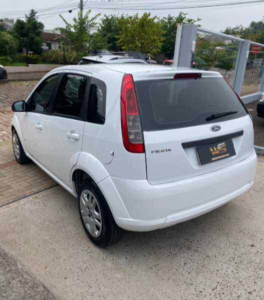 FORD FIESTA 1.0 CLASS HATCH 8V 2013/2014 WS MULTIMARCAS VENÂNCIO AIRES / Carros no Vale
