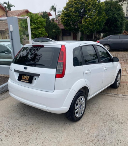 FORD FIESTA 1.0 CLASS HATCH 8V 2013/2014 WS MULTIMARCAS VENÂNCIO AIRES / Carros no Vale