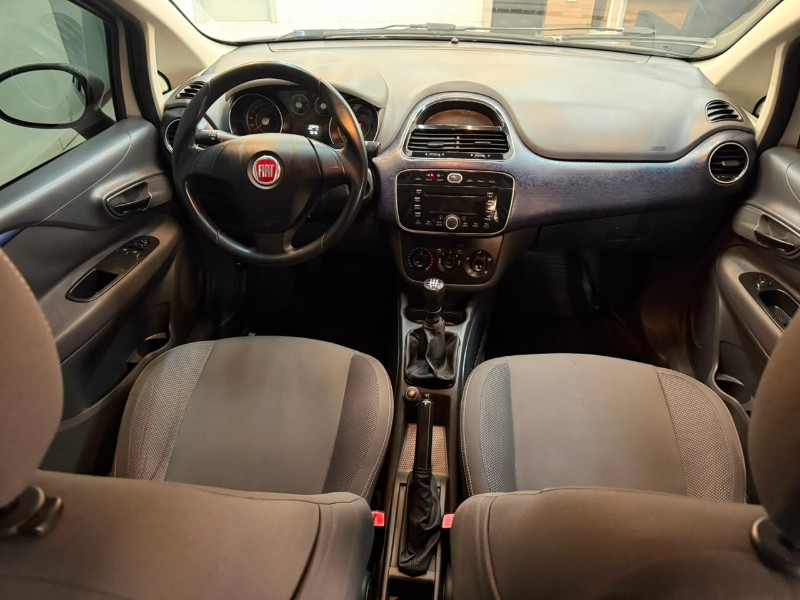 FIAT PUNTO 1.4 ATTRACTIVE ITALIA 8V FLEX 4P MANUAL 2013/2014 LUCAS AUTOMÓVEIS BOM RETIRO DO SUL / Carros no Vale