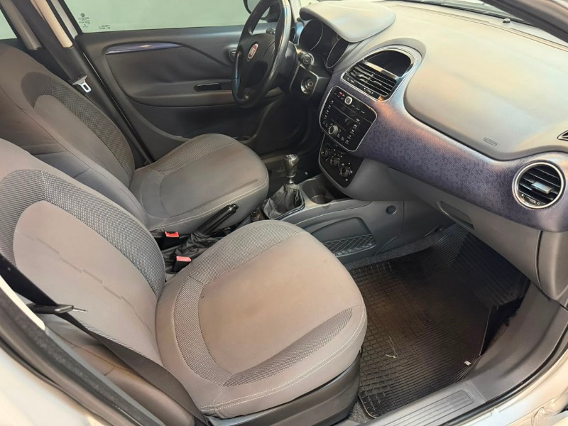 FIAT PUNTO 1.4 ATTRACTIVE ITALIA 8V FLEX 4P MANUAL 2013/2014 LUCAS AUTOMÓVEIS BOM RETIRO DO SUL / Carros no Vale