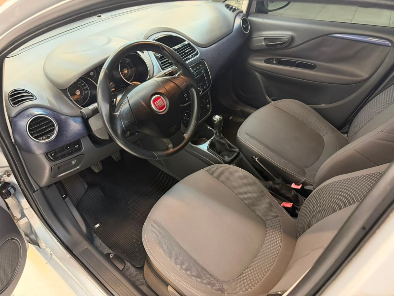 FIAT PUNTO 1.4 ATTRACTIVE ITALIA 8V FLEX 4P MANUAL 2013/2014 LUCAS AUTOMÓVEIS BOM RETIRO DO SUL / Carros no Vale