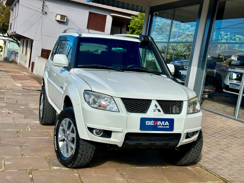 MITSUBISHI PAJERO TR4 2.0 4X4 16V 2013 2013/2013 SÉTIMA VEÍCULOS GUAPORÉ / Carros no Vale