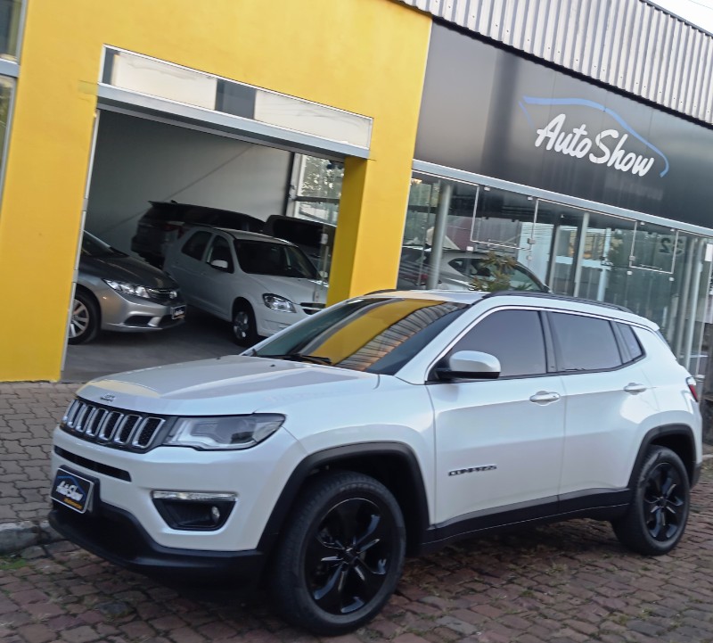 JEEP COMPASS 2.0 16V FLEX LONGITUDE AUTOMÁTICO 2018/2018 AUTO SHOW SANTA CRUZ DO SUL / Carros no Vale JEEP COMPASS 2.0 16V FLEX LONGITUDE AUTOMÁTICO 2018/2018 AUTO SHOW SANTA CRUZ DO SUL / Carros no Vale