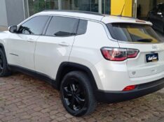 JEEP COMPASS 2.0 16V FLEX LONGITUDE AUTOMÁTICO 2018/2018 AUTO SHOW SANTA CRUZ DO SUL / Carros no Vale