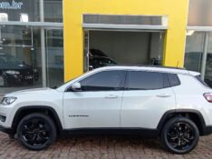 JEEP COMPASS 2.0 16V FLEX LONGITUDE AUTOMÁTICO 2018/2018 AUTO SHOW SANTA CRUZ DO SUL / Carros no Vale