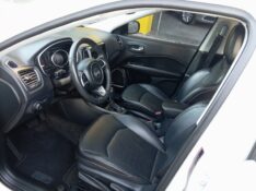 JEEP COMPASS 2.0 16V FLEX LONGITUDE AUTOMÁTICO 2018/2018 AUTO SHOW SANTA CRUZ DO SUL / Carros no Vale