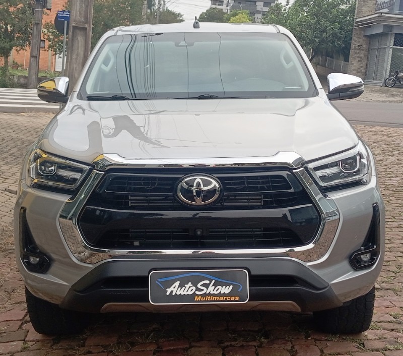 TOYOTA HILUX CD SRX 4X4 2.8 TDI 16V DIESEL AUT. /2022 AUTO SHOW SANTA CRUZ DO SUL / Carros no Vale TOYOTA HILUX CD SRX 4X4 2.8 TDI 16V DIESEL AUT. /2022 AUTO SHOW SANTA CRUZ DO SUL / Carros no Vale
