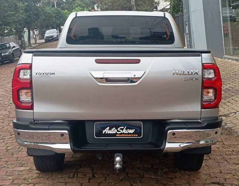 TOYOTA HILUX CD SRX 4X4 2.8 TDI 16V DIESEL AUT. /2022 AUTO SHOW SANTA CRUZ DO SUL / Carros no Vale TOYOTA HILUX CD SRX 4X4 2.8 TDI 16V DIESEL AUT. /2022 AUTO SHOW SANTA CRUZ DO SUL / Carros no Vale