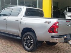 TOYOTA HILUX CD SRX 4X4 2.8 TDI 16V DIESEL AUT. /2022 AUTO SHOW SANTA CRUZ DO SUL / Carros no Vale