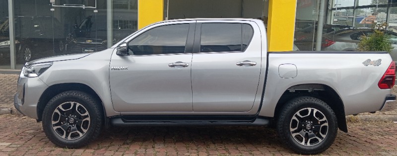 TOYOTA HILUX CD SRX 4X4 2.8 TDI 16V DIESEL AUT. /2022 AUTO SHOW SANTA CRUZ DO SUL / Carros no Vale TOYOTA HILUX CD SRX 4X4 2.8 TDI 16V DIESEL AUT. /2022 AUTO SHOW SANTA CRUZ DO SUL / Carros no Vale