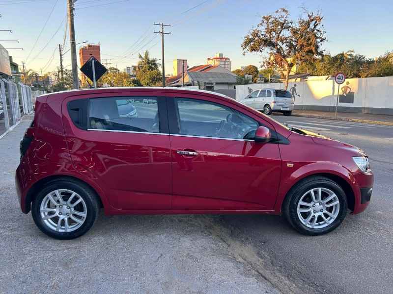 CHEVROLET SONIC HB LTZ 1.6 16V FLEXPOWER 5P AUT. 2013/2013 LS MULTIMARCAS VENÂNCIO AIRES / Carros no Vale
