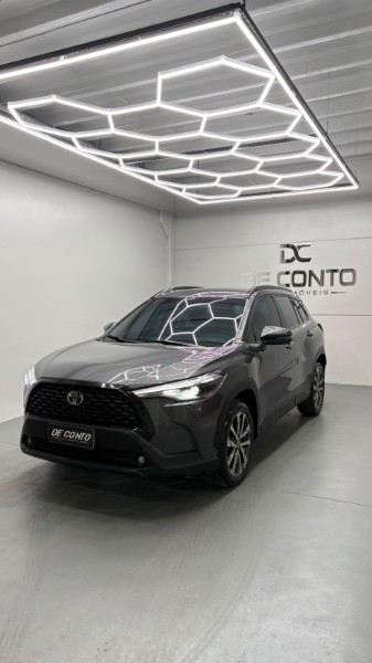 TOYOTA COROLLA CROSS XRE /2022 DE CONTO AUTOMÓVEIS SARANDI / Carros no Vale TOYOTA COROLLA CROSS XRE /2022 DE CONTO AUTOMÓVEIS SARANDI / Carros no Vale