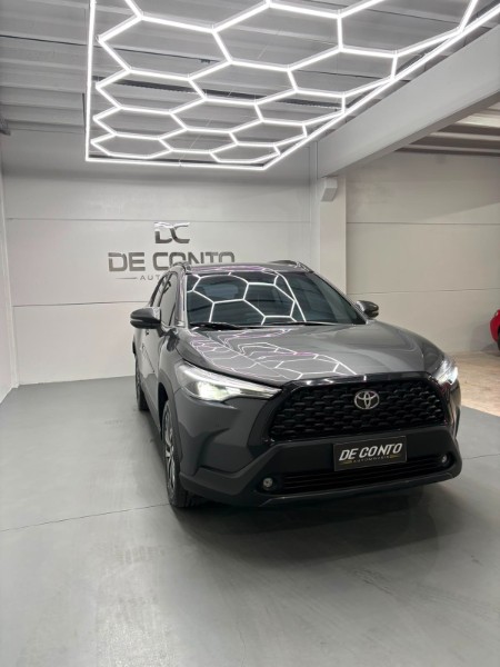 TOYOTA COROLLA CROSS XRE /2022 DE CONTO AUTOMÓVEIS SARANDI / Carros no Vale TOYOTA COROLLA CROSS XRE /2022 DE CONTO AUTOMÓVEIS SARANDI / Carros no Vale