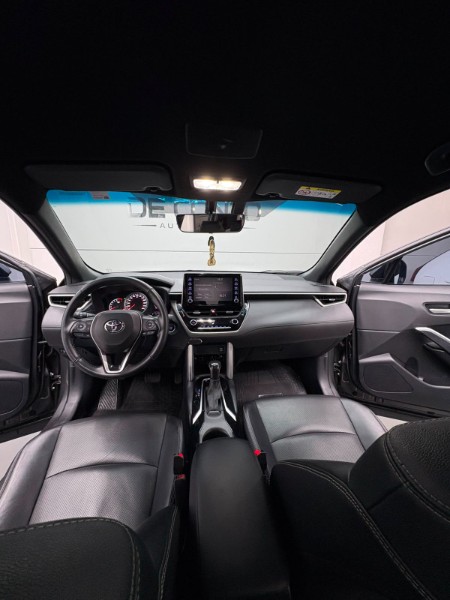 TOYOTA COROLLA CROSS XRE /2022 DE CONTO AUTOMÓVEIS SARANDI / Carros no Vale TOYOTA COROLLA CROSS XRE /2022 DE CONTO AUTOMÓVEIS SARANDI / Carros no Vale
