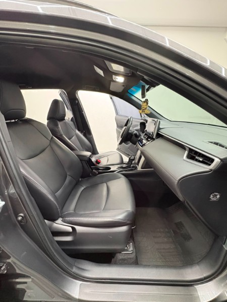 TOYOTA COROLLA CROSS XRE /2022 DE CONTO AUTOMÓVEIS SARANDI / Carros no Vale TOYOTA COROLLA CROSS XRE /2022 DE CONTO AUTOMÓVEIS SARANDI / Carros no Vale