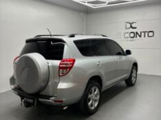 TOYOTA RAV4 2.4 4X2 16V /2011 DE CONTO AUTOMÓVEIS SARANDI / Carros no Vale