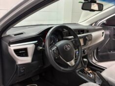 TOYOTA COROLLA 1.8 XEI 16V /2017 DE CONTO AUTOMÓVEIS SARANDI / Carros no Vale