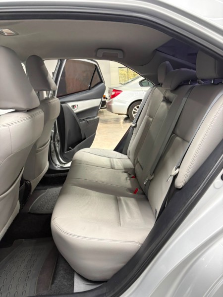 TOYOTA COROLLA 1.8 XEI 16V /2017 DE CONTO AUTOMÓVEIS SARANDI / Carros no Vale TOYOTA COROLLA 1.8 XEI 16V /2017 DE CONTO AUTOMÓVEIS SARANDI / Carros no Vale