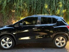 CHEVROLET TRACKER LTZ 1.8 AT 2013/2014 ESTAÇÃO DO CARRO ESTRELA / Carros no Vale