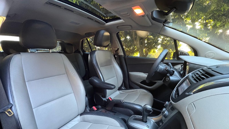 CHEVROLET TRACKER LTZ 1.8 AT 2013/2014 ESTAÇÃO DO CARRO ESTRELA / Carros no Vale