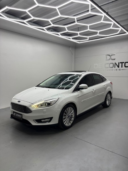 FORD FOCUS 2.0 TITANIUM PLUS 16V /2018 DE CONTO AUTOMÓVEIS SARANDI / Carros no Vale
