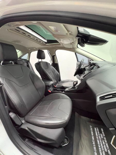 FORD FOCUS 2.0 TITANIUM PLUS 16V /2018 DE CONTO AUTOMÓVEIS SARANDI / Carros no Vale