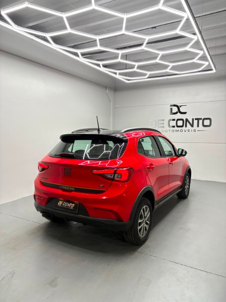FIAT ARGO 1.3 8V TREKKING /2024 DE CONTO AUTOMÓVEIS SARANDI / Carros no Vale