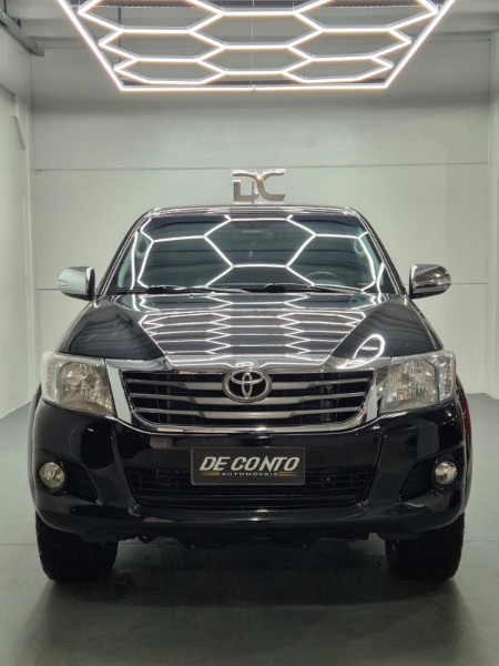 TOYOTA HILUX 2.7 SR 4X2 CD 16V FLEX 4P AUTOMÁTICO /2015 DE CONTO AUTOMÓVEIS SARANDI / Carros no Vale TOYOTA HILUX 2.7 SR 4X2 CD 16V FLEX 4P AUTOMÁTICO /2015 DE CONTO AUTOMÓVEIS SARANDI / Carros no Vale