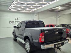 TOYOTA HILUX 2.7 SR 4X2 CD 16V FLEX 4P AUTOMÁTICO /2015 DE CONTO AUTOMÓVEIS SARANDI / Carros no Vale