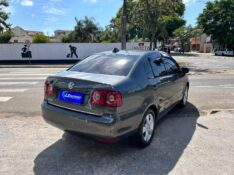 VOLKSWAGEN POLO SEDAN COMFORTLINE 1.6 MI 8V TOTAL FLEX 2014/2014 LS MULTIMARCAS VENÂNCIO AIRES / Carros no Vale
