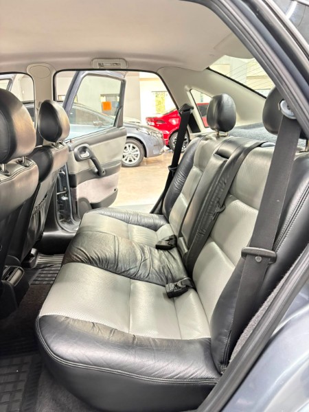 CHEVROLET VECTRA 2.2 CHALLENGE 16V /2001 DE CONTO AUTOMÓVEIS SARANDI / Carros no Vale